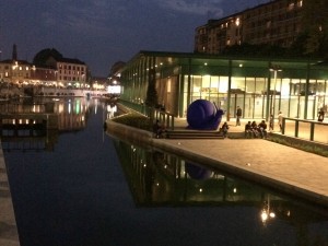 Milano, da domani vietato vendere o introdurre bottiglie di vetro e lattine in Darsena