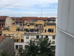 Esplosione in via Brioschi a Milano, distrutta palazzina: tre morti, due bambine gravi