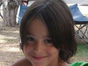Scrive una lettera al giorno al figlio morto: ora esce un libro dedicato a "Papo superhero"