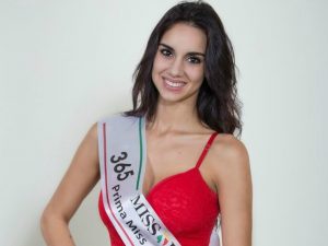 Miss Italia: la 21enne milanese Martina Bassi è la prima reginetta di bellezza del 2017