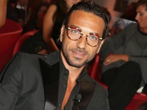 L'ex tronista Costantino Vitagliano derubato in casa a Milano: