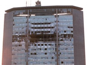 Quindici anni fa lo schianto tra un aereo e il Pirellone. La sorella di una vittima: "Milano ha dimenticato"