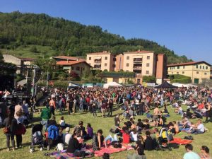 I manifestanti sul pratone di Pontida (Foto di Simone Giancristofaro)