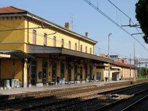 La stazione di Legnano (Foto di AlfaLancia via Wikipedia)