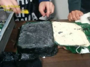 Anche in Italia arriva la Cocaina nera, invisibile ai cani antidroga