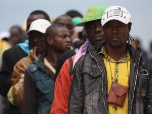 Brescia, rivolta nel centro di accoglienza: "Siamo senza cibo e minacciati"
