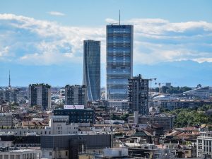 Una vista panoramica dello skyline di Citylife, a Milano: a sinistra la Torre Hadid (Generali) e a destra la Torre Isozaki (Allianz) (foto Claudio Furlan/LaPresse)