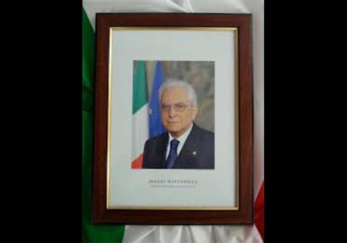 Foto Del Presidente Della Repubblica Negli Uffici Pubblici