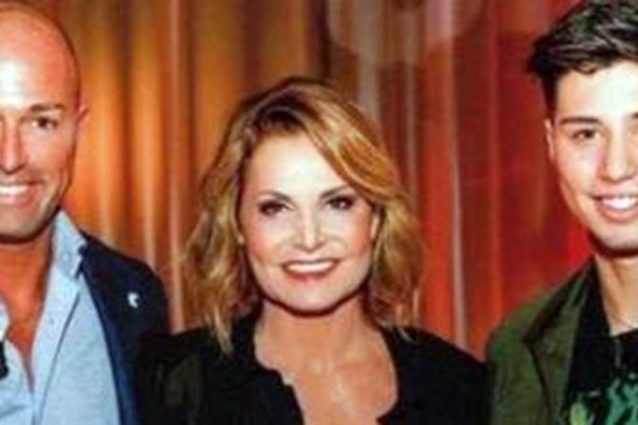 Simona Ventura con l’ex marito Stefano Bettarini e il figlio Niccolò