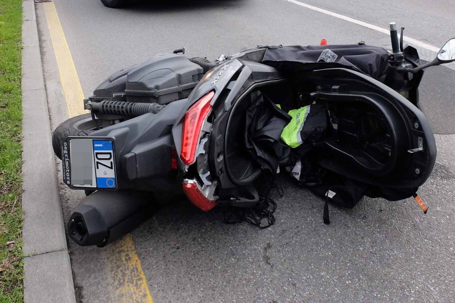Milano Tragico Incidente Tra Auto E Moto Centauro Investito Dal Veicolo E Gravissimo