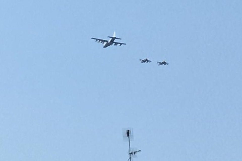 Tre aerei militari a bassa quota su Milano numerose segnalazioni di cittadini preoccupati