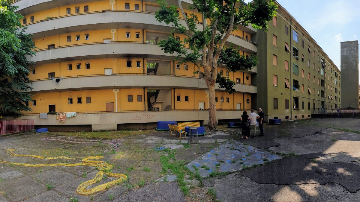Il cortile di via Cesana, a Milano, farà da sfondo a una commedia lirica
