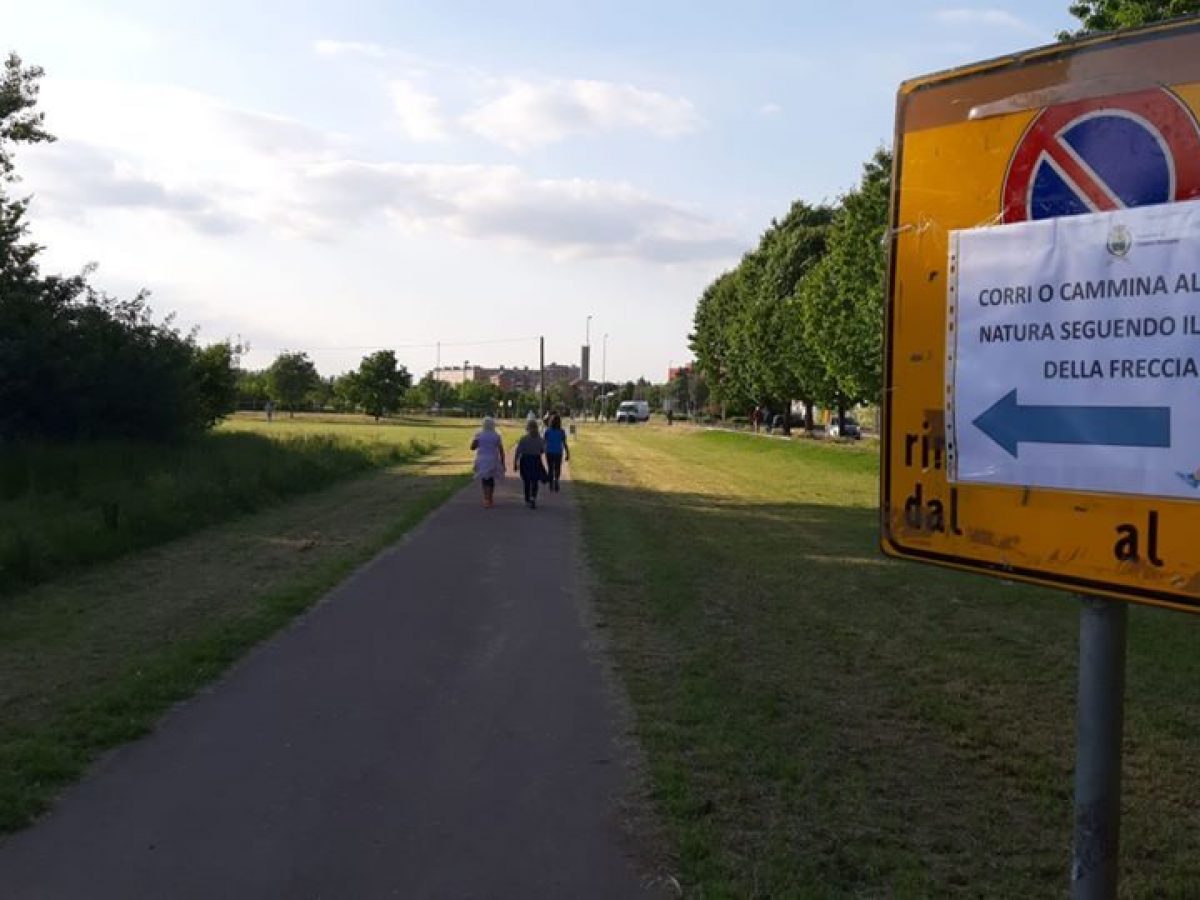 Parco a senso unico per evitare incroci ravvicinati la regola di Cesano Boscone per i runner Parco a senso unico per evitare incroci ravvicinati la regola di Cesano Boscone per i runner