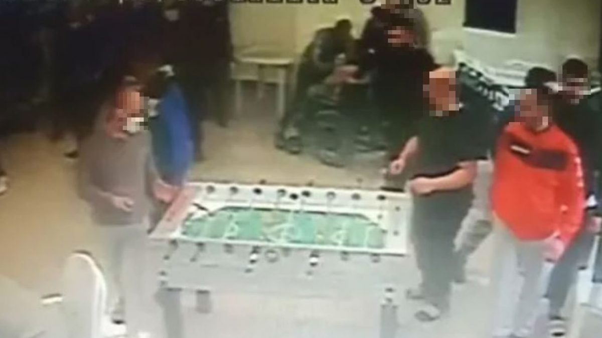 Il video sui pestaggi dei detenuti al biliardino de Il Mattino