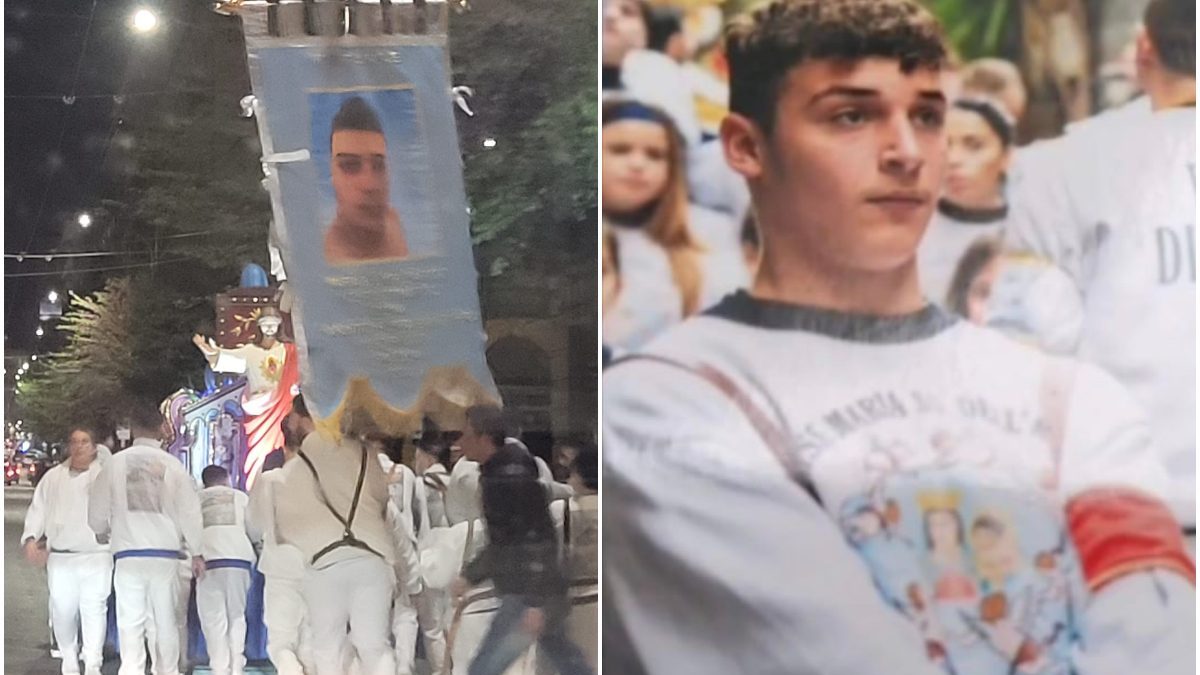 Il vessillo e una vecchia foto di Ugo Russo durante i festeggiamenti per la Madonna dell’Arco