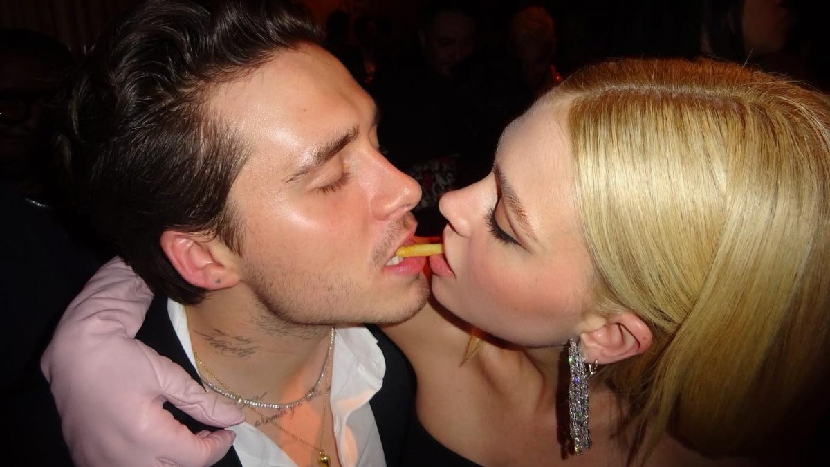in foto: Nicola Peltz e Brooklyn Beckham