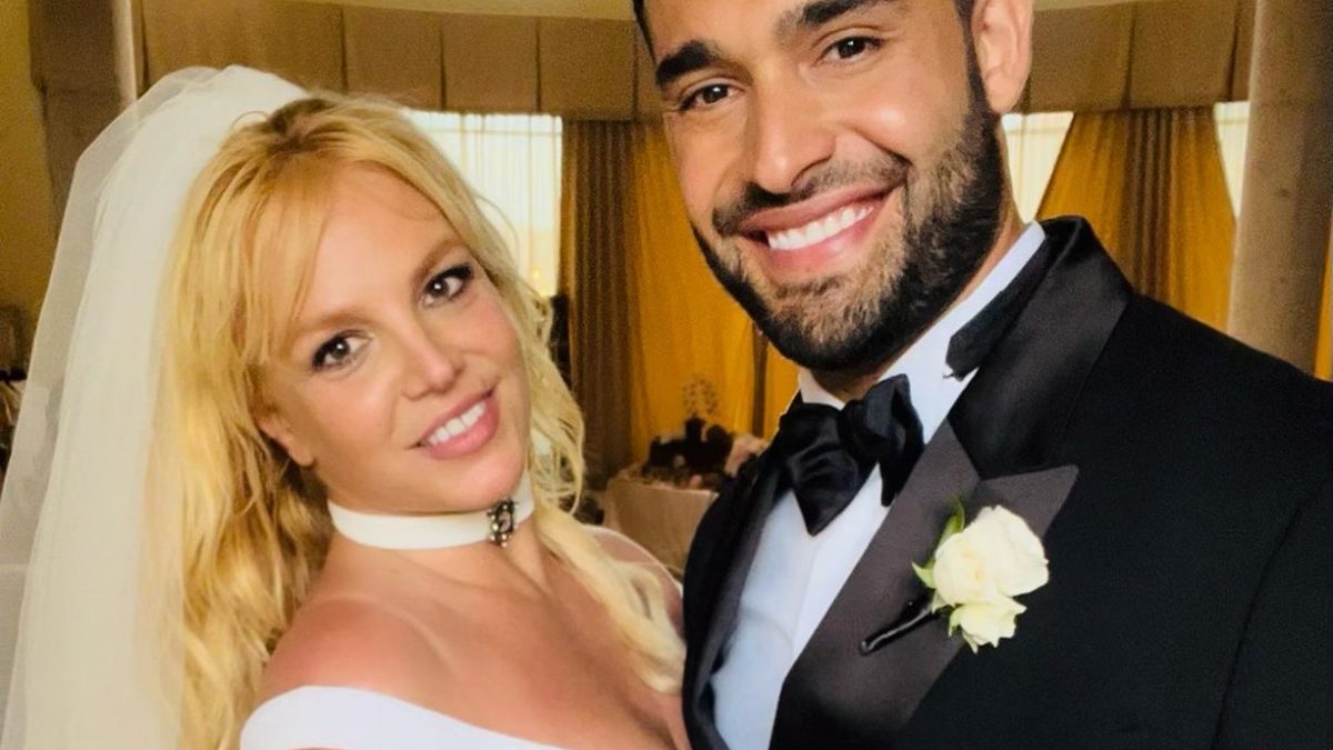 Il matrimonio di Britney Spears: per cucire il vestito da sposa con perle  ci sono volute oltre 700 ore
