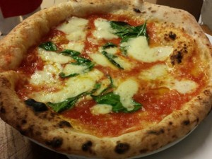 A Napoli la pizza margherita con l'acqua di mare