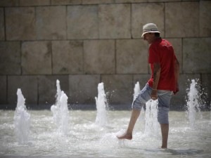 Previsioni meteo Napoli: 1-2 agosto bollino rosso: caldo fortissimo