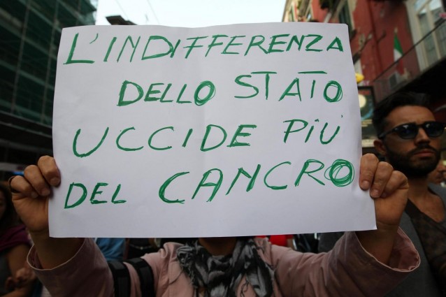 Terra dei fuochi, terra di morte: più malati di cancro rispetto al resto della Campania