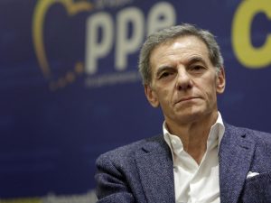 Gianni Lettieri: "Lascio il Consiglio comunale, De Magistris lo ha reso inutile"