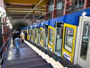 I dettagli sulle funicolari di Napoli: orari, fermate e prezzi della Funicolare centrale, di Chiaia, di Montesanto e di Mergellina
