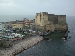 Castel dell'Ovo e Borgo marinari (@jvagle).