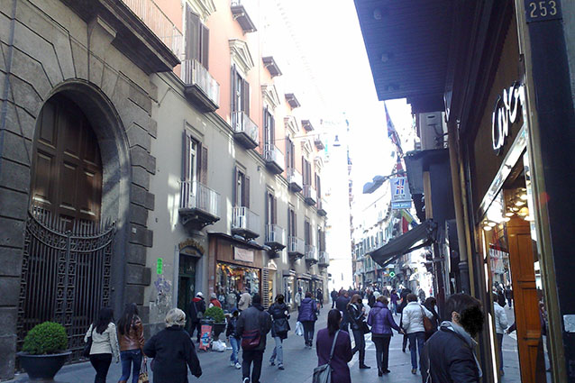 Via Chiaia
