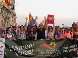 Comunali Napoli, Lgbt e famiglie omossessuali a sostegno di de Magistris