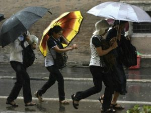 Nuova allerta meteo a Napoli e in Campania, pioggia a partire dalle ore 20