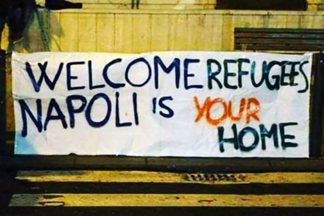 napoli-rifugiati-striscione