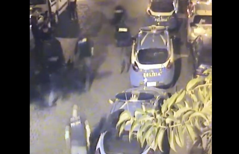 Il poliziotto investito al posto di blocco in piazza Bellini