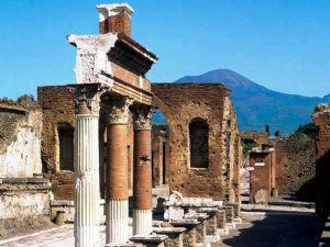 Pasquetta, record di presenze in Campania: boom a Pompei e alla Reggia di Caserta