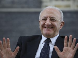 "Chiattona": Vincenzo De Luca insulta così una consigliera regionale M5S