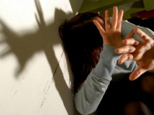 Abusi sessuali sugli alunni, arrestato docente nel Salernitano
