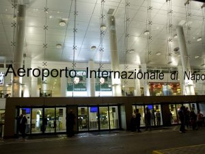 Capodichino, allarme bomba in aeroporto: intervengono gli artificieri