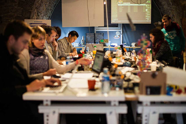 Laboratorio all'interno di Città della Scienza a Napoli (Facebook).