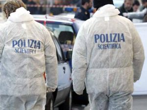 Forcella, identificato il cadavere trovato avvolto in un tappeto: è di una 30enne