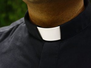 Festini gay in parrocchia, la Finanza acquisisce atti nelle curie di Napoli e Pozzuoli