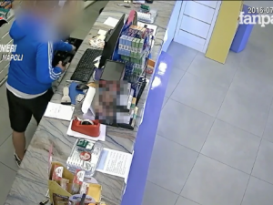 Giugliano, sgominata baby gang di rapinatori: su Facebook si vantavano dei colpi