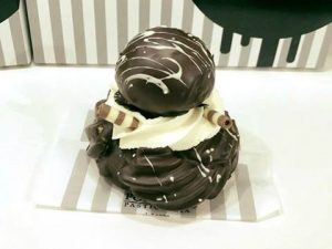 Per la festa del papà da Poppella arriva la Zeppoppella, la zeppola con la crema al Fiocco