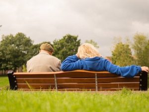 Aspettativa di vita in Italia, in Campania si muore prima: si arriva fino a 80,5 anni