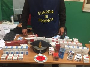 La Campania è di nuovo piena di sigarette di contrabbando: sequestrati oltre 2mila chili