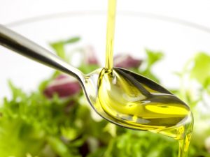 Olio extravergine di dubbia provenienza: sequestrati 500 litri tra Avellino e Salerno