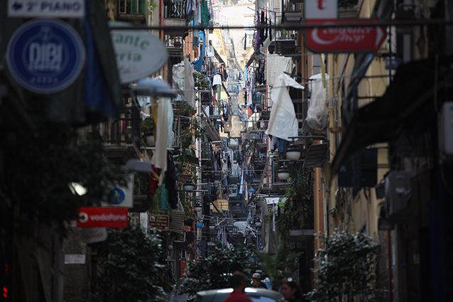 Vicoli di Napoli (Getty).