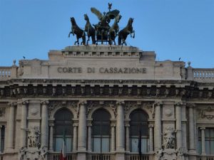 Caserta, prima condanna per bullismo nei confronti di quattro minorenni