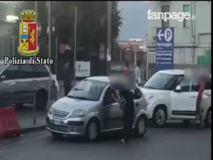 Napoli, lotta serrata ai parcheggiatori abusivi: 12 persone allontanate dalla città
