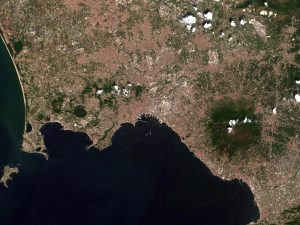 Napoli vista dal satellite Sentinel-2B: la spettacolare immagine dallo spazio