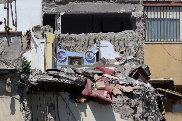 Crollo Torre Annunziata, identificate le prime 2 vittime: sono marito e moglie