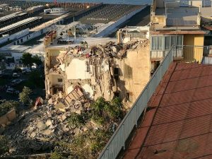 Crollo a Torre Annunziata, otto morti: la procura indaga per omicidio colposo plurimo